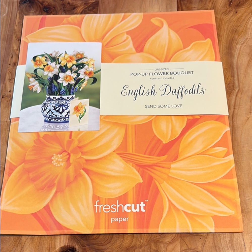 Freshcut Paper English Daffodils Pop-Up Bouquet